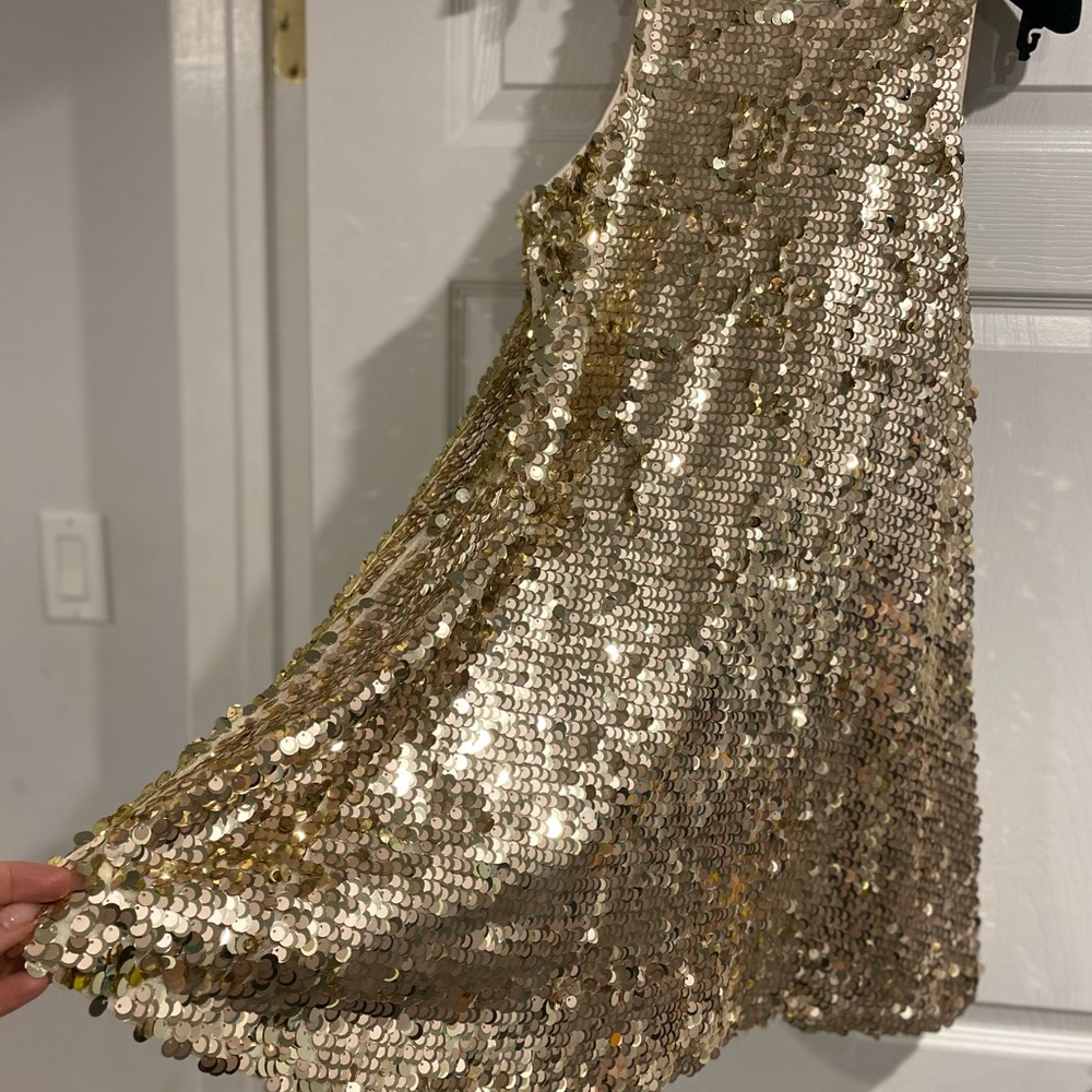 Guess - Picture 2 of 4